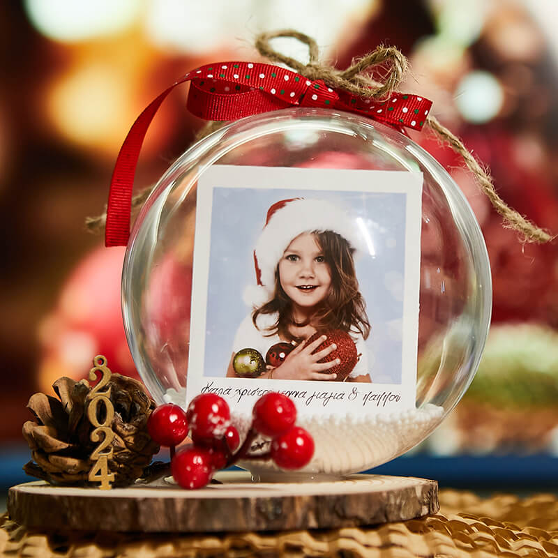 Χριστουγεννιάτικη επιτραπέζια μπάλα με ξύλινη βάση και φωτογραφία κοριτσιού